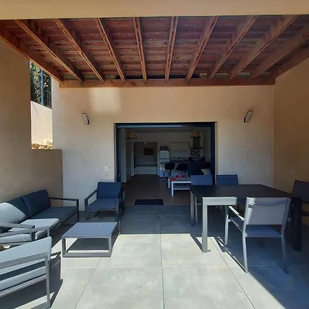 T2 Moderne En Rez-de-villa * Calvi (Corsica)