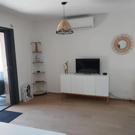 Apartment T2 Moderne En Rez-de-villa