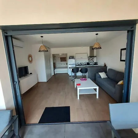 T2 Moderne En Rez-de-villa Apartment *