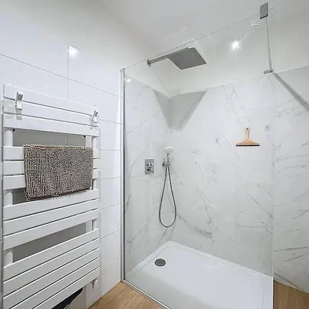 T2 Moderne En Rez-de-villa *